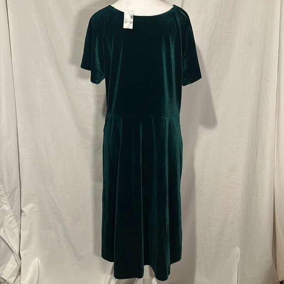 NWT green Children's Place Mommy & Me Velour Fit And Flare dress size large - Picture 5 of 6